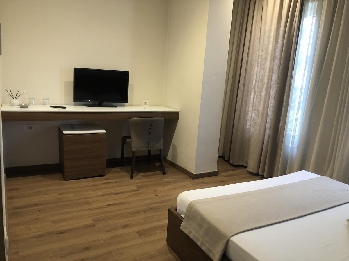 Soleo Hotel Tirana Kültér fotó